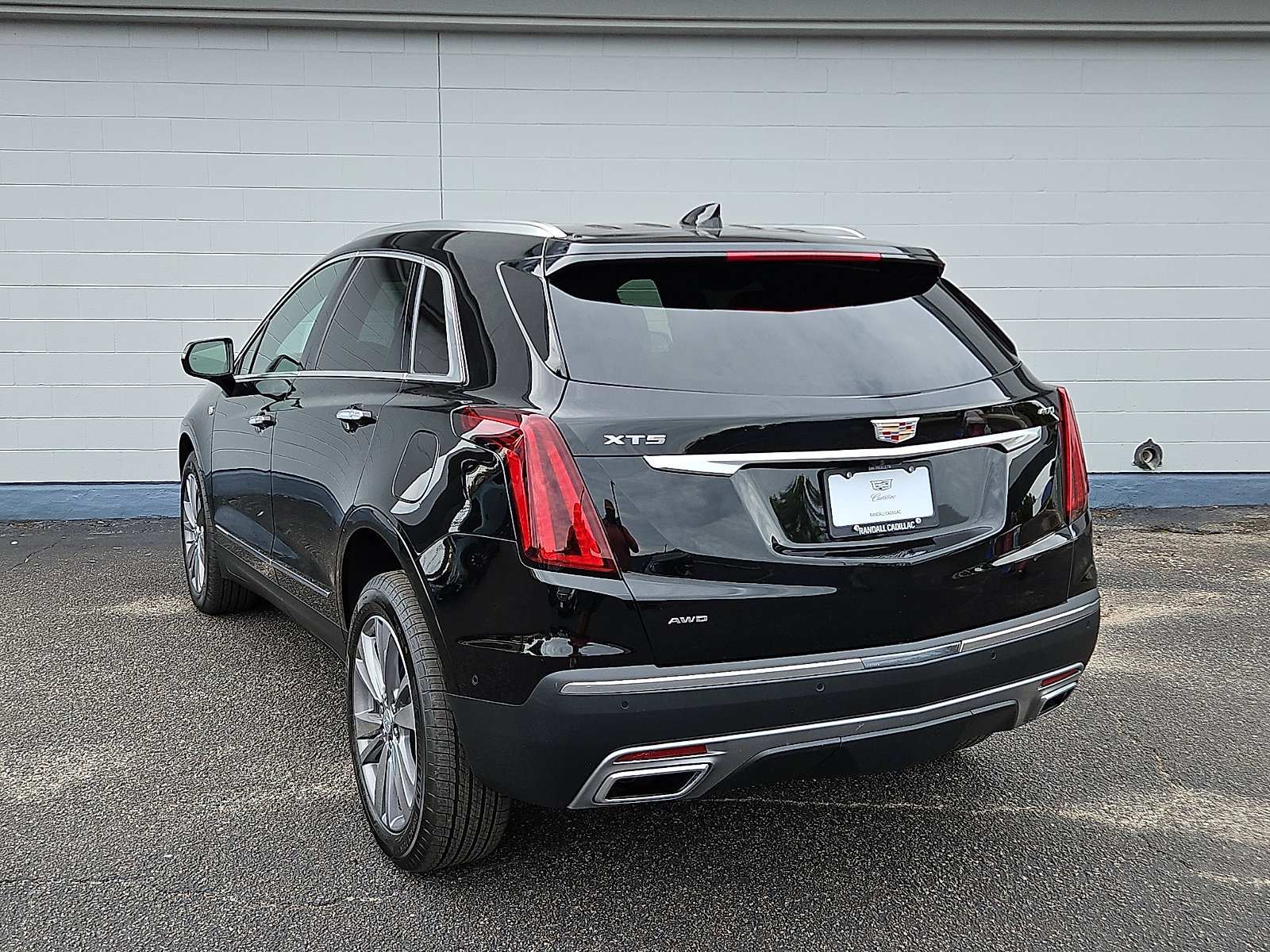 New 2026 Cadillac XT5 Premium Luxury w/ Driver Assist Package AWD/4WD image 3
