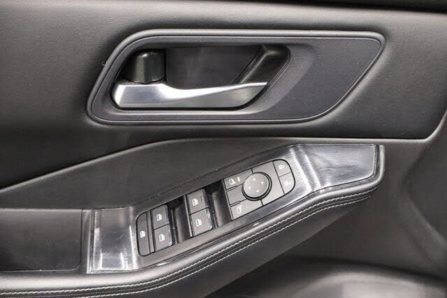 Used 2024 Nissan Rogue SV FWD image 24