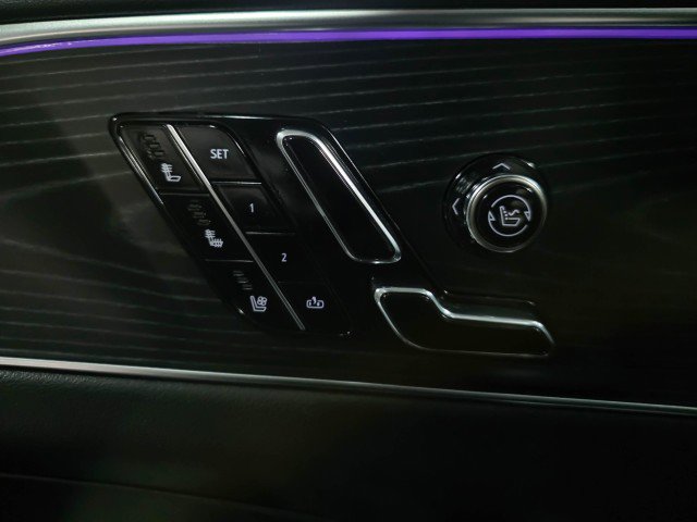 Used 2025 Cadillac Lyriq Luxury w/ LPO, Floor Liner Package image 34