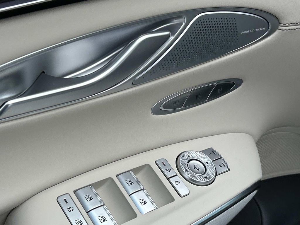 New 2026 Genesis GV70 2.5T Advanced image 16