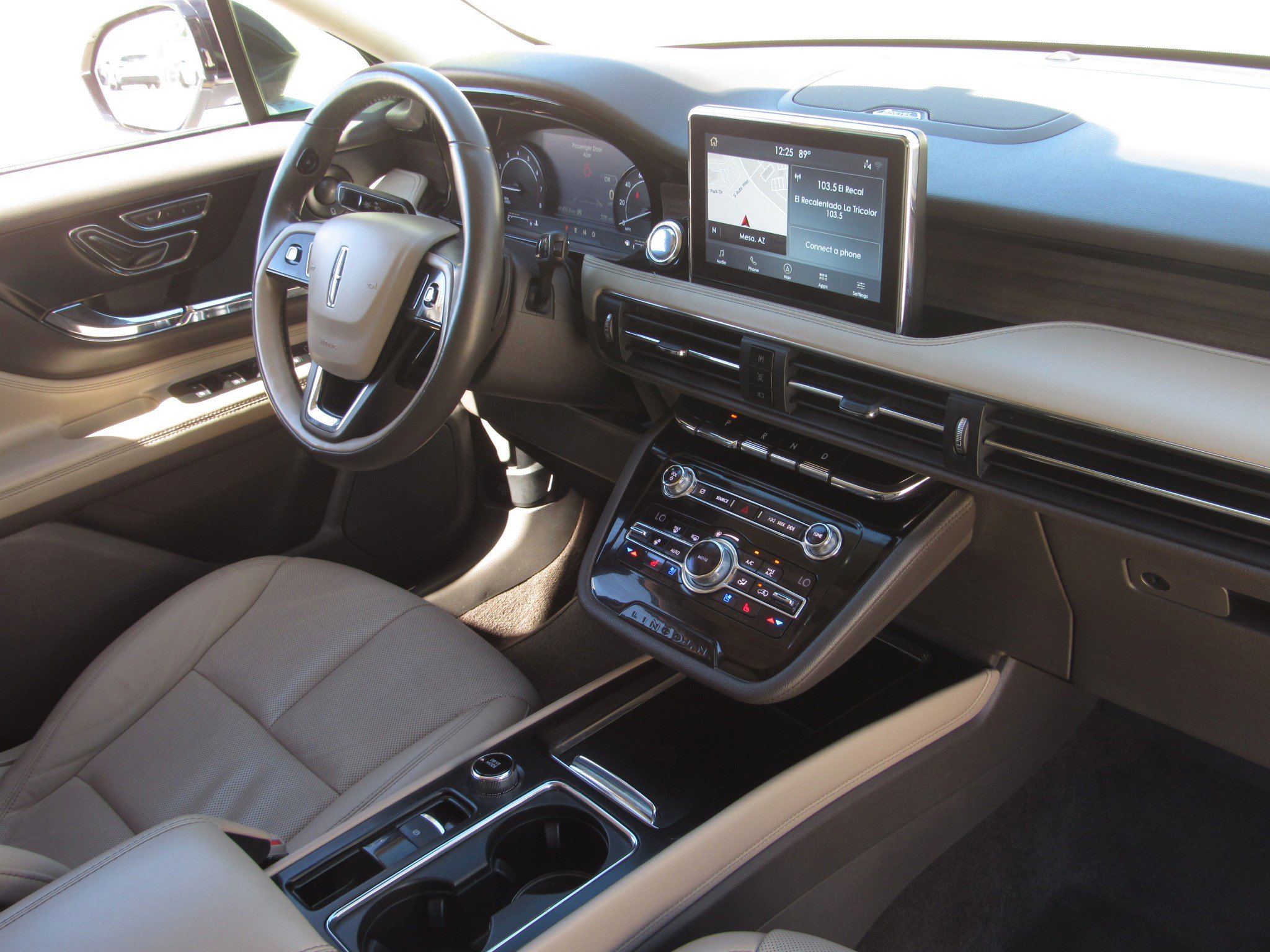 Used 2020 Lincoln Corsair Reserve image 10