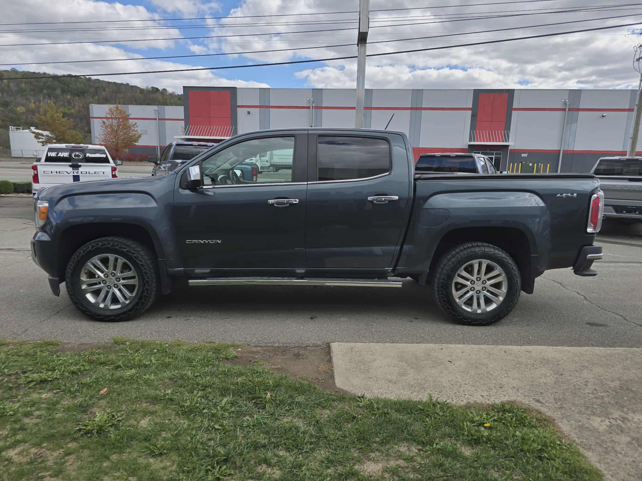 Used 2019 GMC Canyon SLT w/ Driver Alert Package image 7