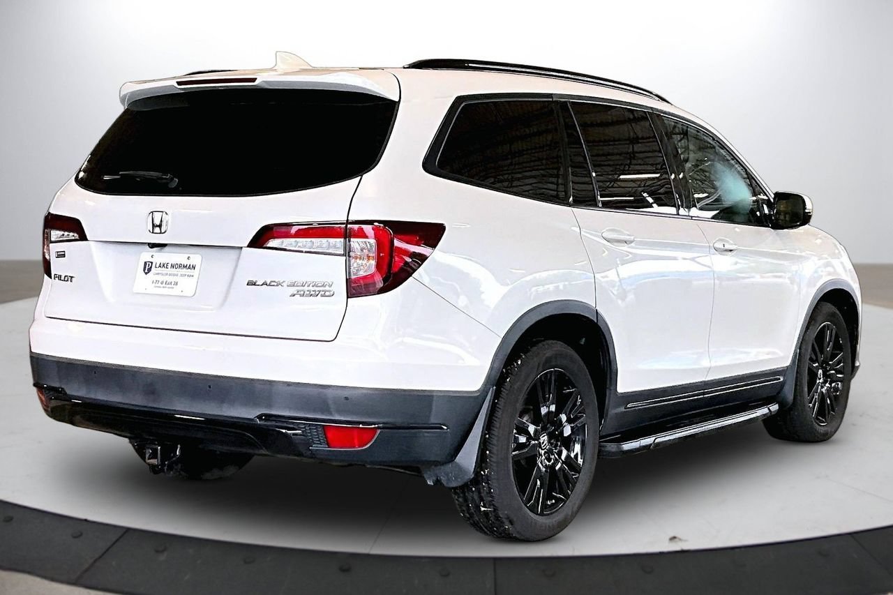 Used 2022 Honda Pilot Black Edition image 9