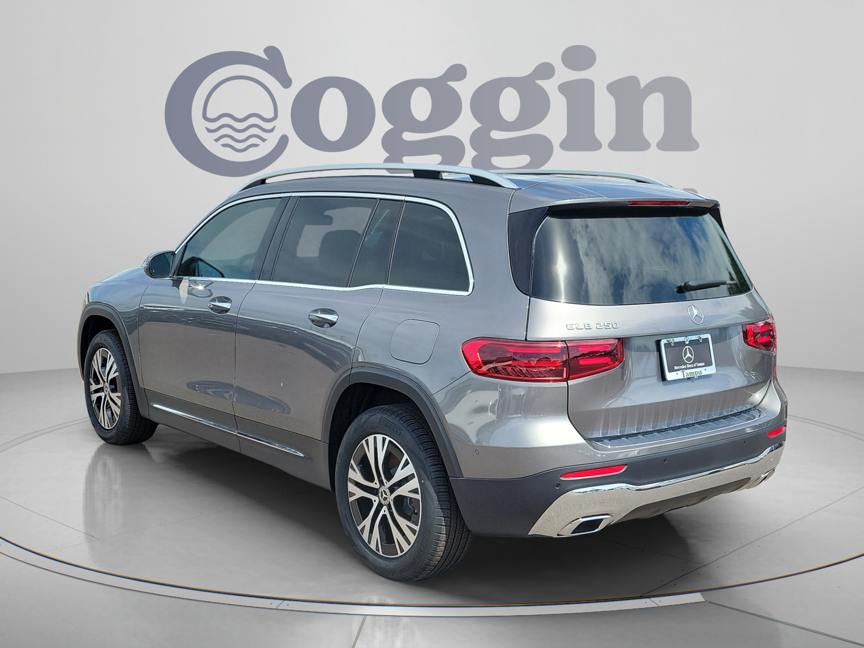 Used 2026 Mercedes-Benz GLB 250 image 2