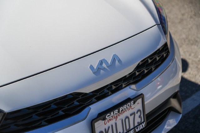 Certified 2024 Kia Forte LXS FWD image 4
