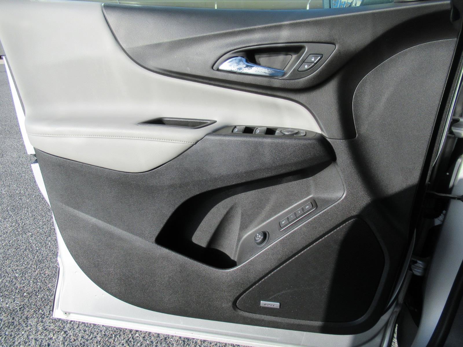 Used 2021 Chevrolet Equinox Premier FWD image 19