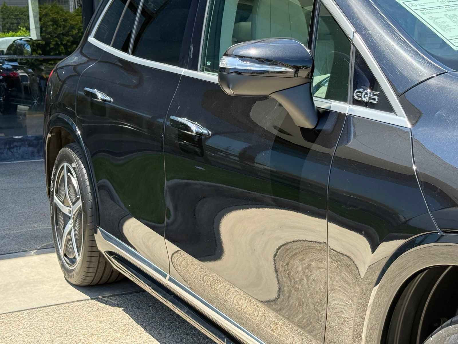 Used 2023 Mercedes-Benz EQS 580 4MATIC SUV image 9
