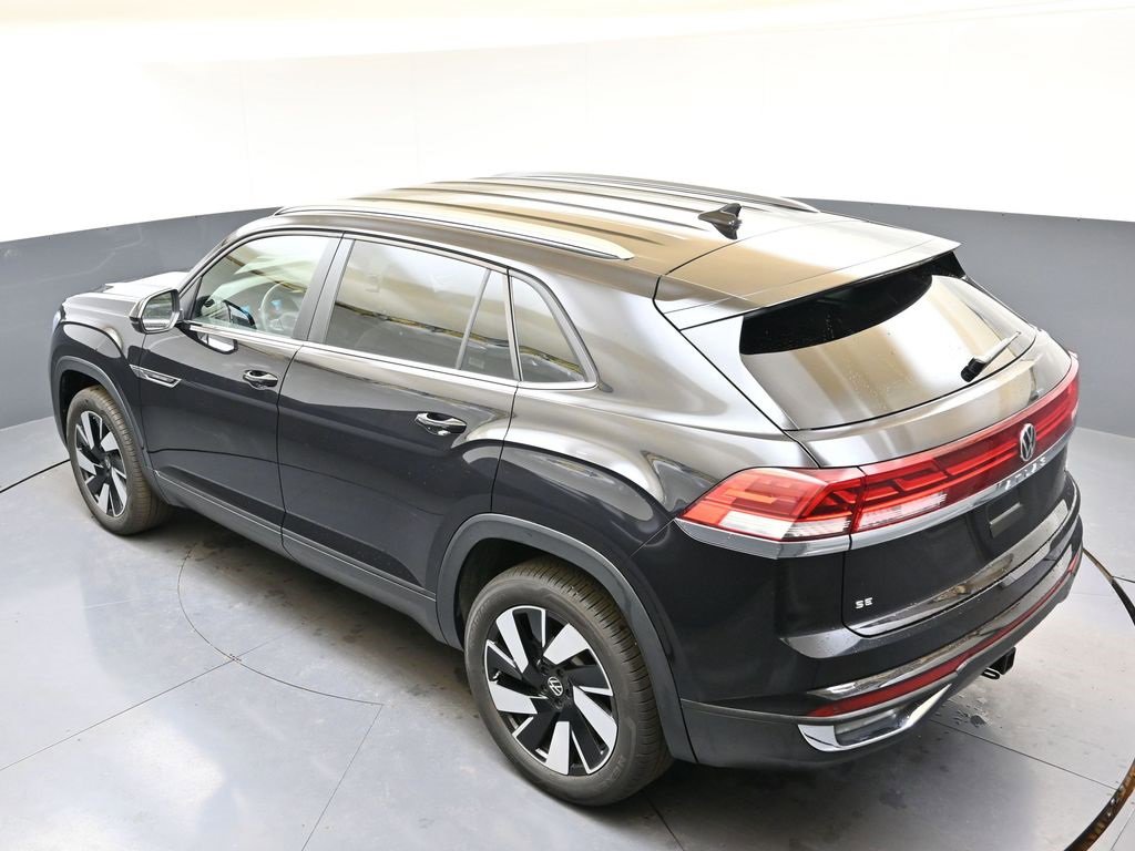 Used 2025 Volkswagen Atlas Cross Sport SE image 38