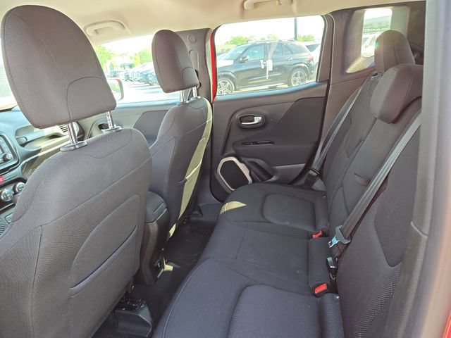 Used 2017 Jeep Renegade Latitude w/ Popular Equipment Group FWD image 27