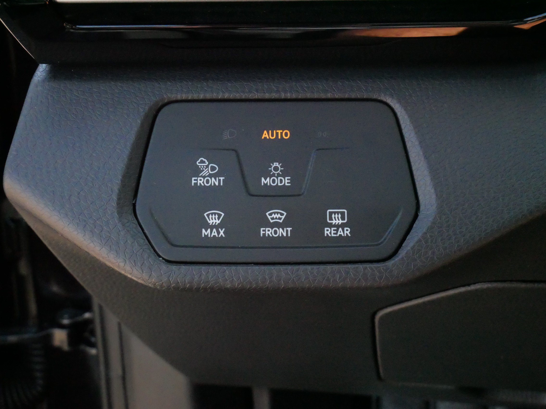 Certified 2024 Volkswagen ID.4 Pro S AWD/4WD image 27