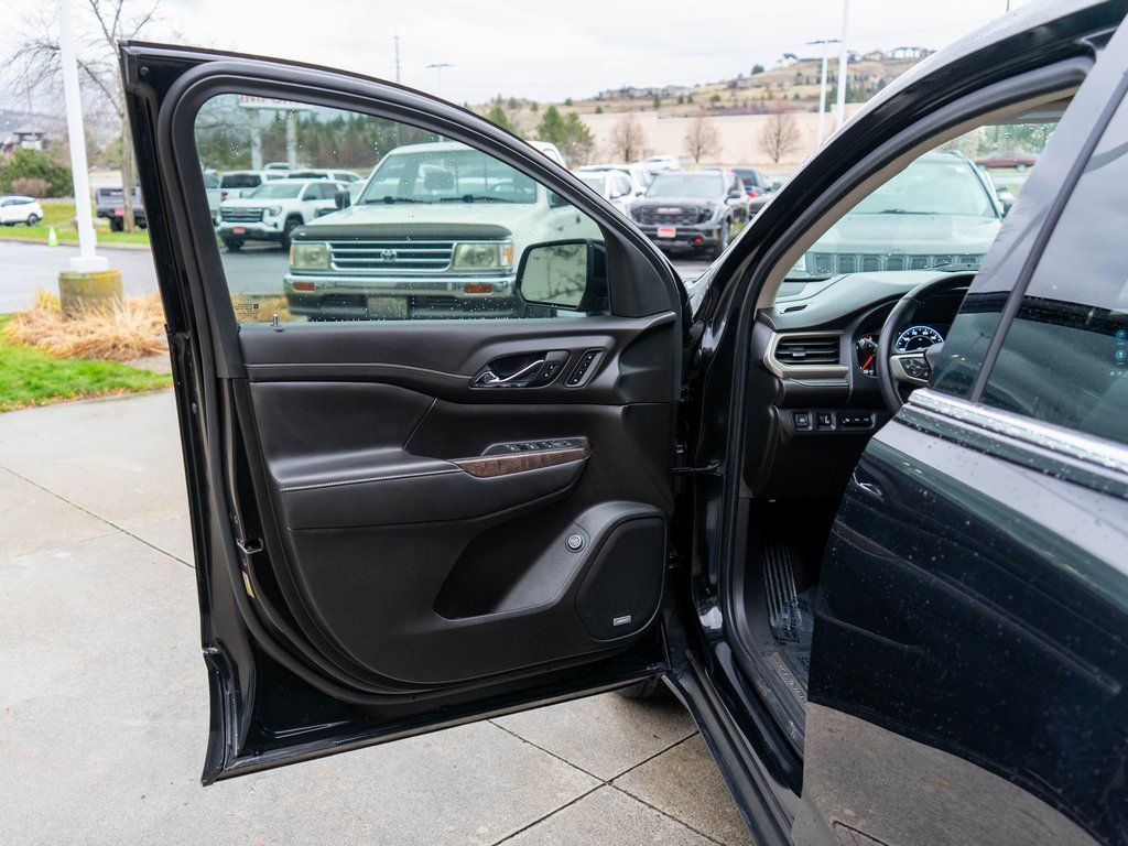 Used 2023 GMC Acadia Denali w/ Black Diamond Edition image 21