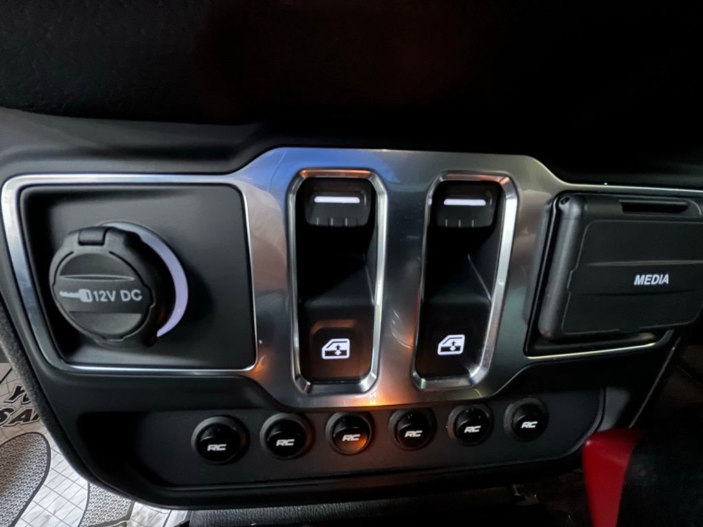 Used 2024 Jeep Wrangler Sport AWD/4WD image 23