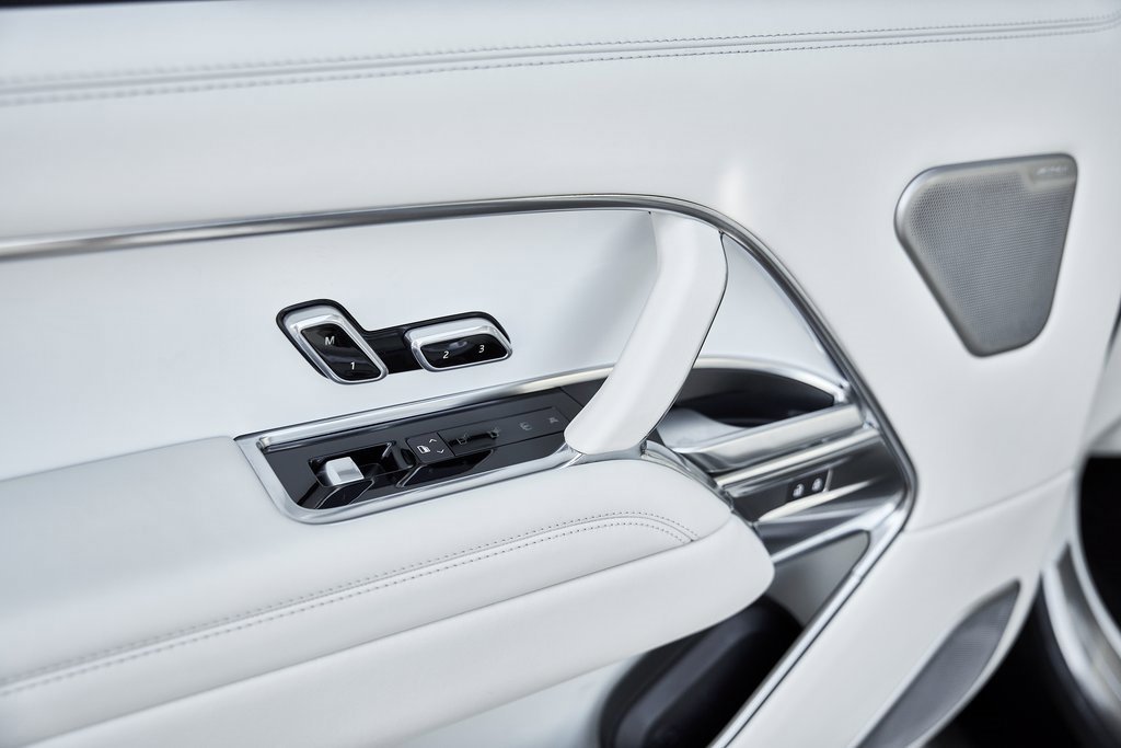 Used 2024 Land Rover Range Rover SV image 50