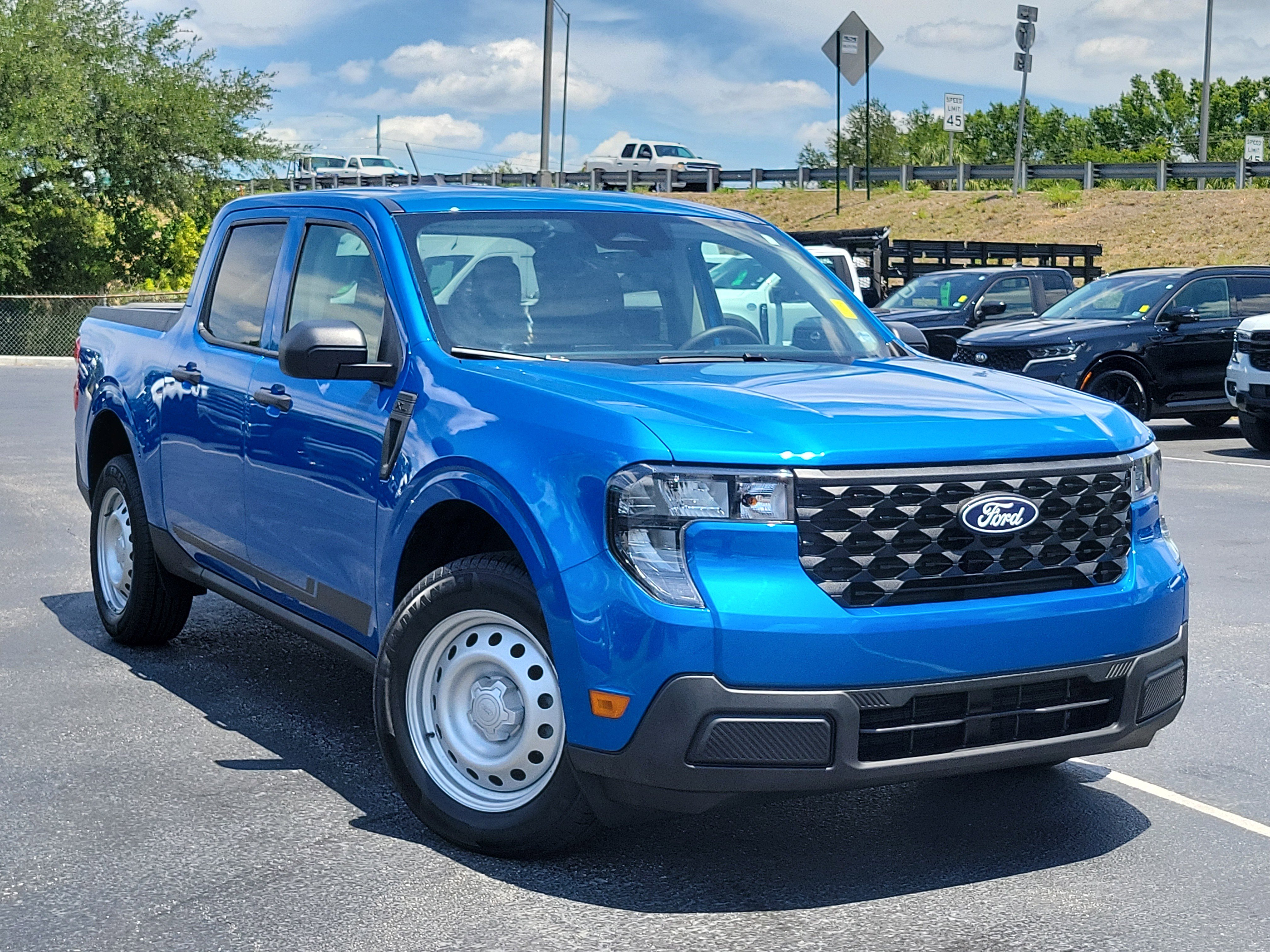 Certified 2025 Ford Maverick XL FWD image 1