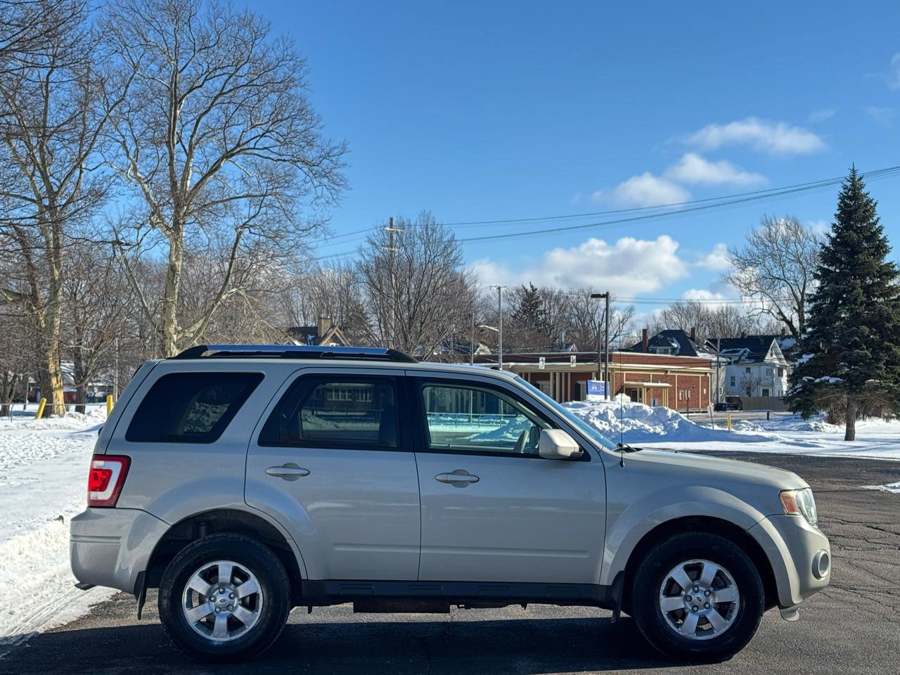 Used 2009 Ford Escape Limited AWD/4WD image 9