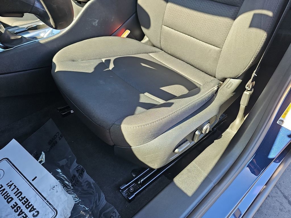 Used 2021 Chevrolet Malibu LT image 32