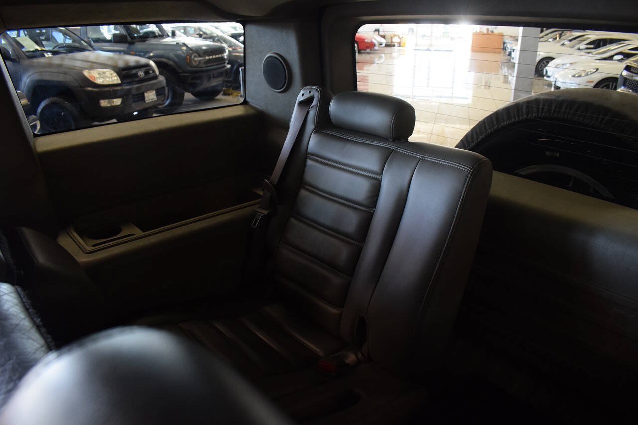 Used 2003 HUMMER H2 w/ Preferred Equipment Group AWD/4WD image 52