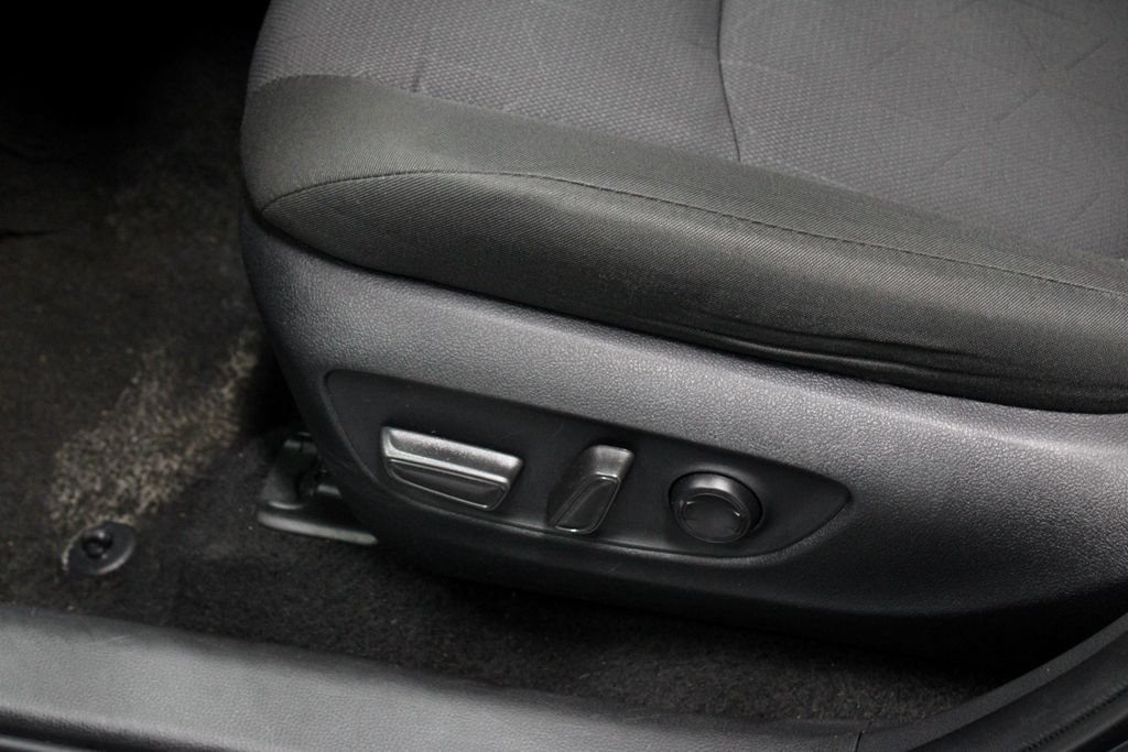 Used 2024 Toyota RAV4 XLE AWD/4WD image 24
