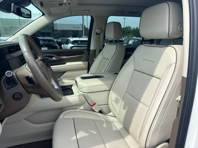 Used 2023 GMC Yukon XL Denali AWD/4WD image 13