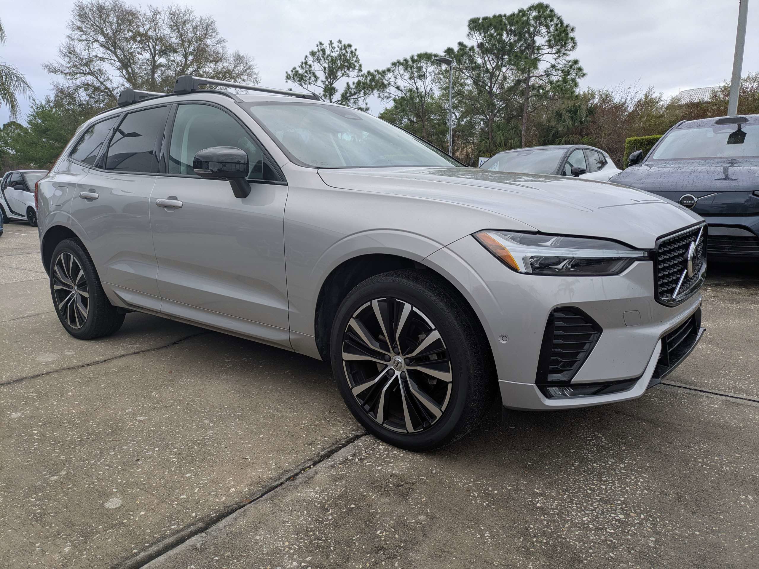 Used 2024 Volvo XC60 B5 Plus w/ Protection Package Premier image 2