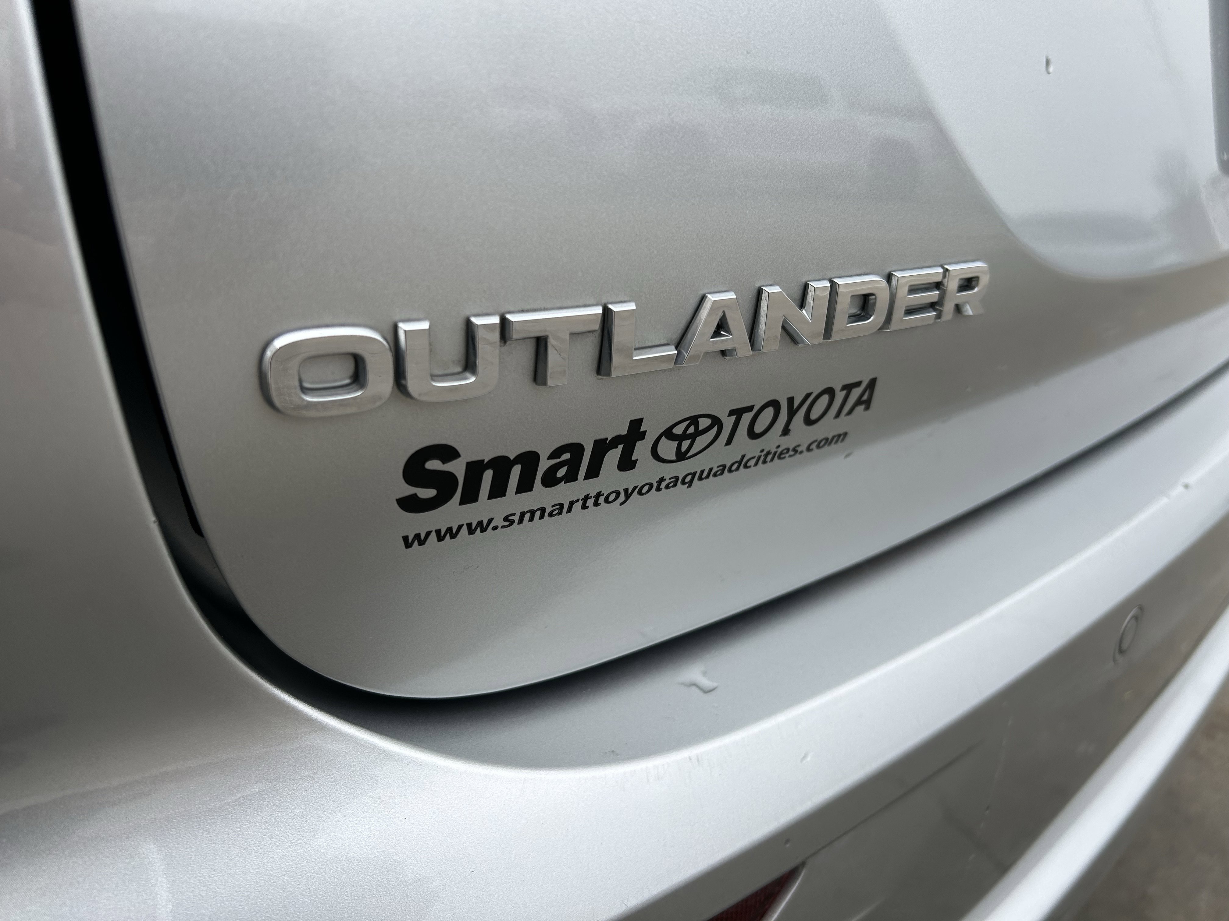 Used 2024 Mitsubishi Outlander SE image 8