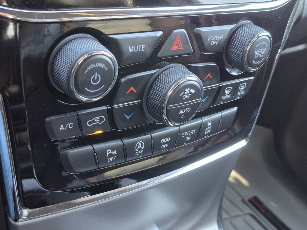 Used 2019 Jeep Grand Cherokee Altitude image 15