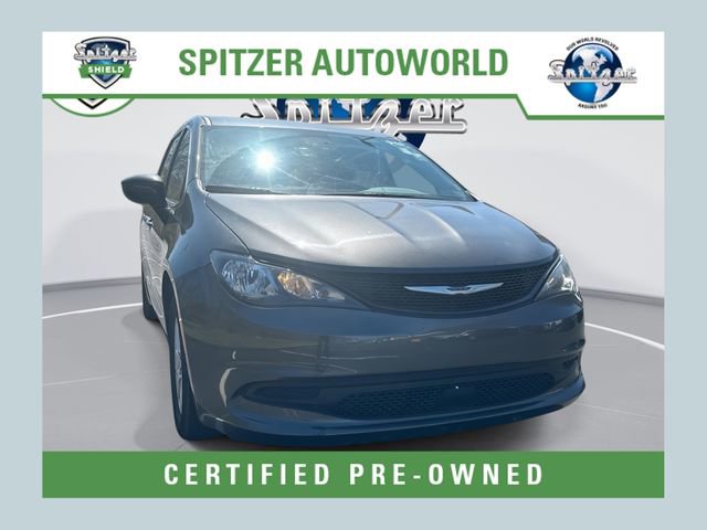 Used 2023 Chrysler Voyager LX image 1