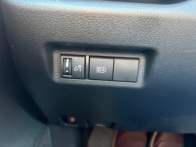 Used 2025 Toyota RAV4 XLE AWD/4WD image 25
