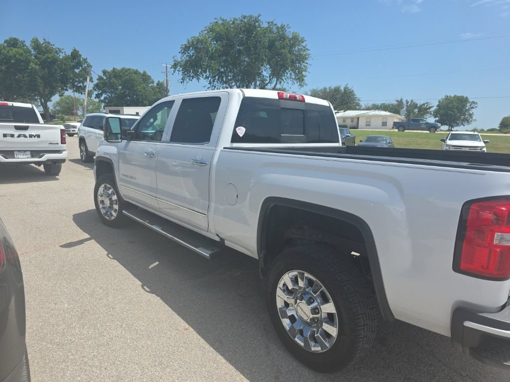 Used 2019 GMC Sierra 2500 Denali w/ Duramax Plus Package AWD/4WD image 9