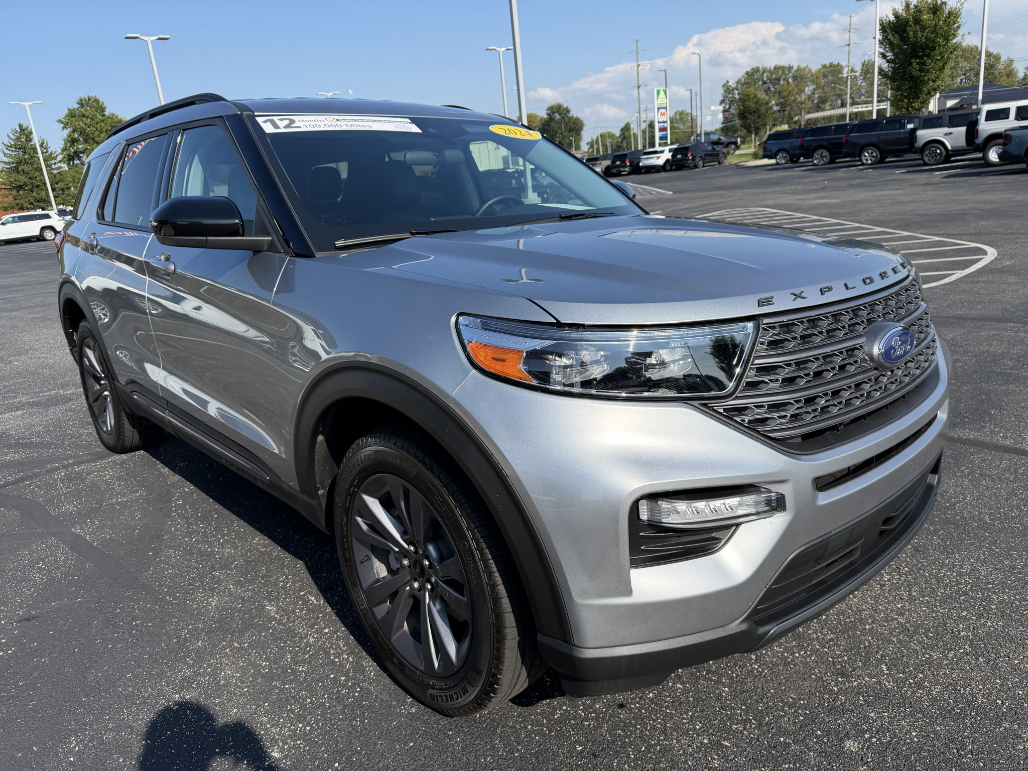 Used 2024 Ford Explorer XLT w/ Equipment Group 202A AWD/4WD image 4