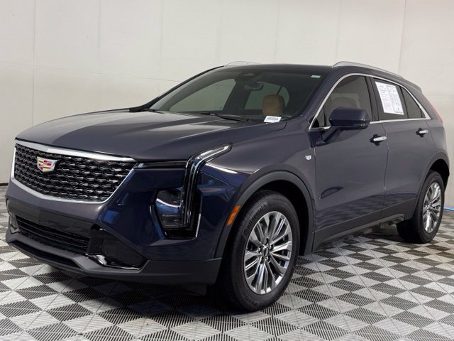 Used 2024 Cadillac XT4 Premium Luxury w/ Technology Package FWD image 2