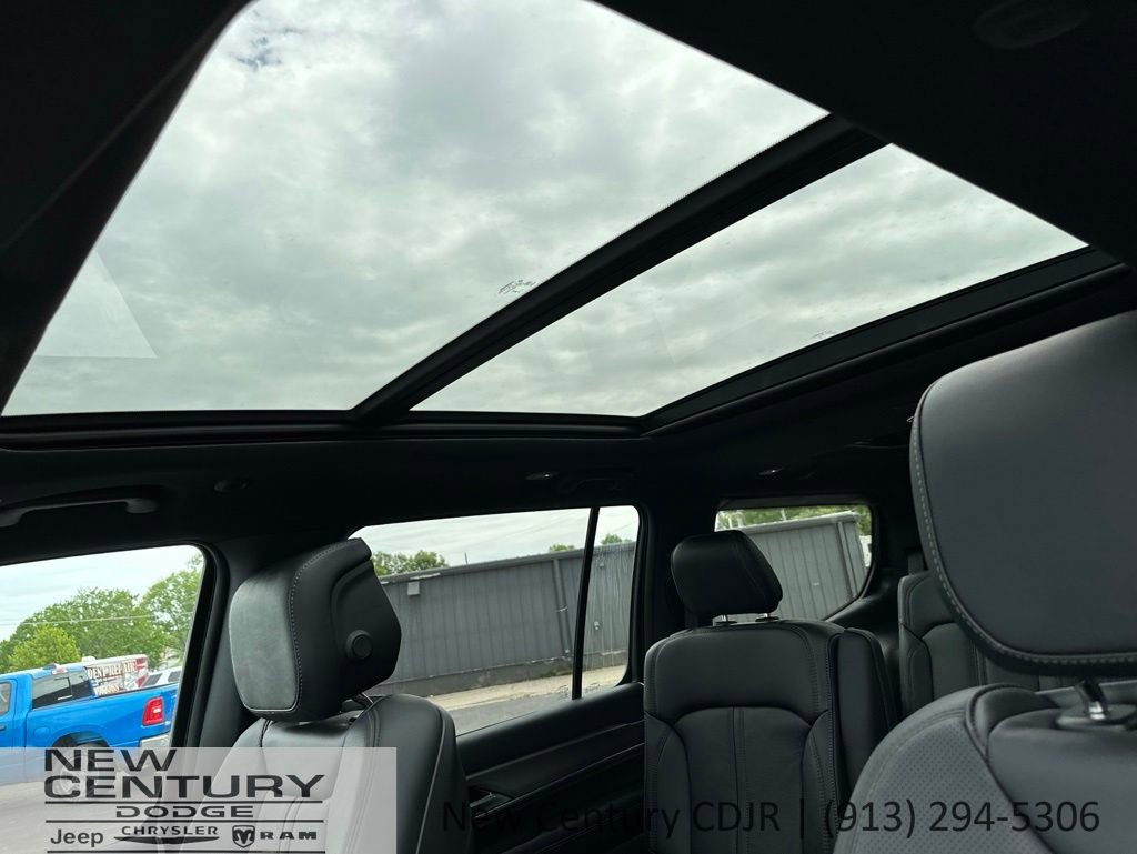 New 2026 Jeep Grand Wagoneer Limited AWD/4WD image 47