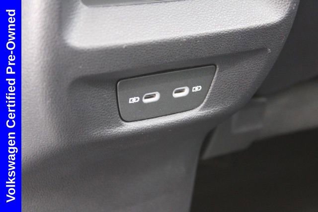 Used 2025 Volkswagen Tiguan SE image 25