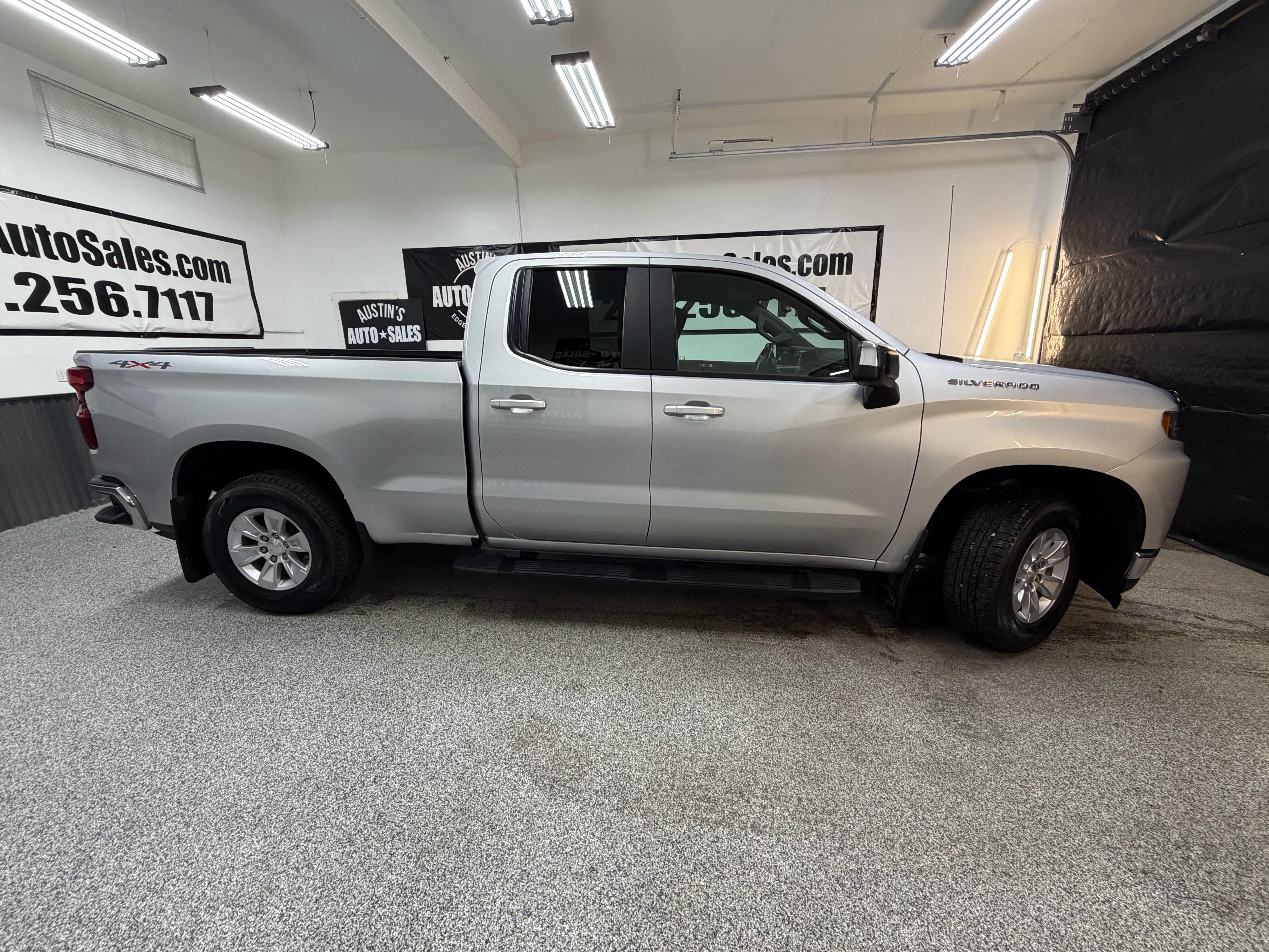 Used 2020 Chevrolet Silverado 1500 LT w/ Fleet Comfort Package AWD/4WD image 2