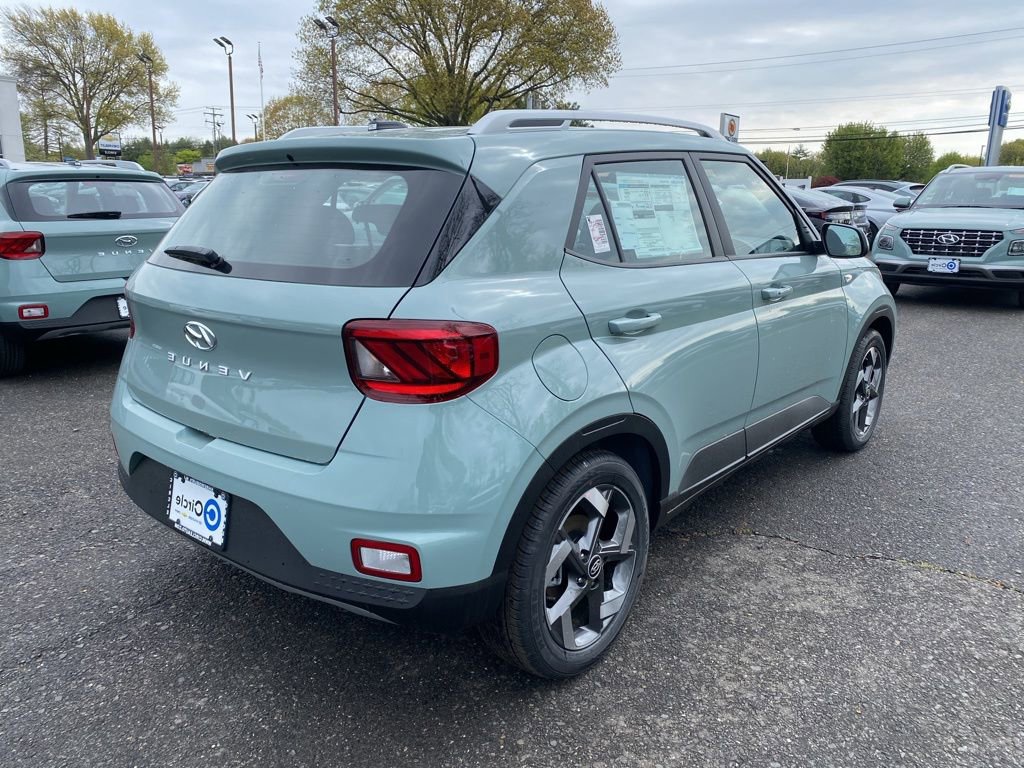 New 2026 Hyundai Venue SEL FWD image 4
