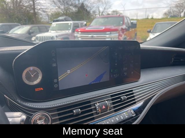 Used 2022 Lexus LS 500 w/ Accessory Package (Z2) image 8