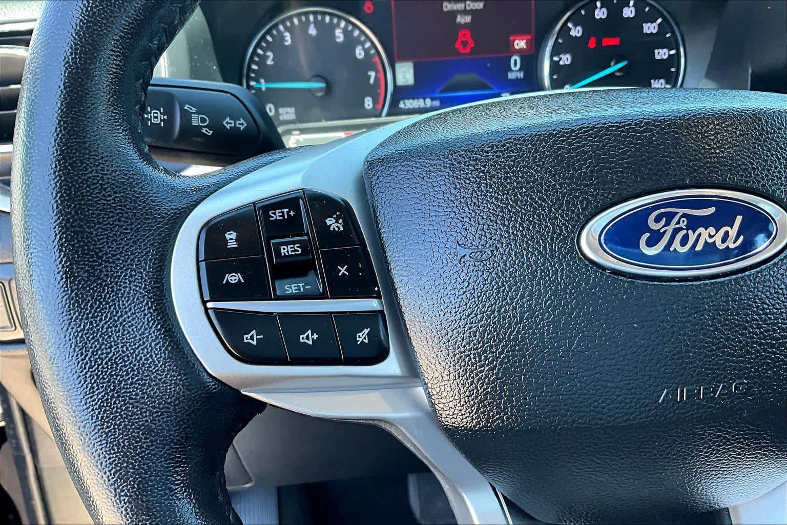Used 2022 Ford Explorer XLT w/ Equipment Group 202A image 23