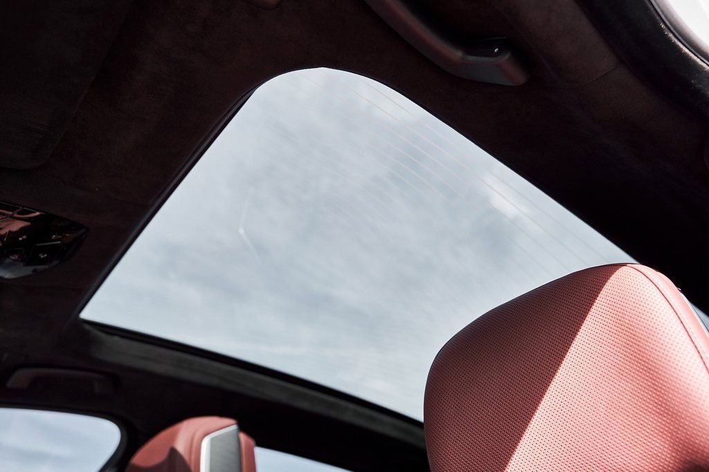 Used 2025 BMW 760i xDrive w/ Premium Package image 48