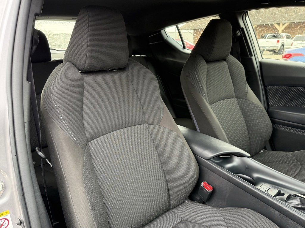 Used 2019 Toyota C-HR LE image 19