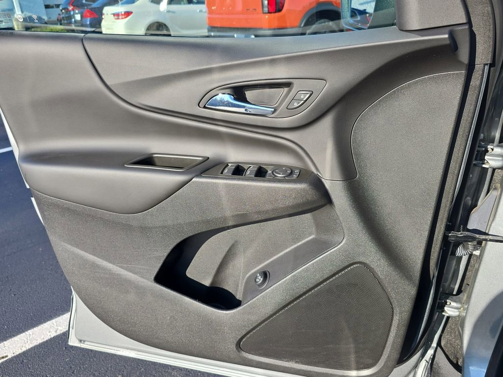 Used 2024 Chevrolet Equinox LT image 28
