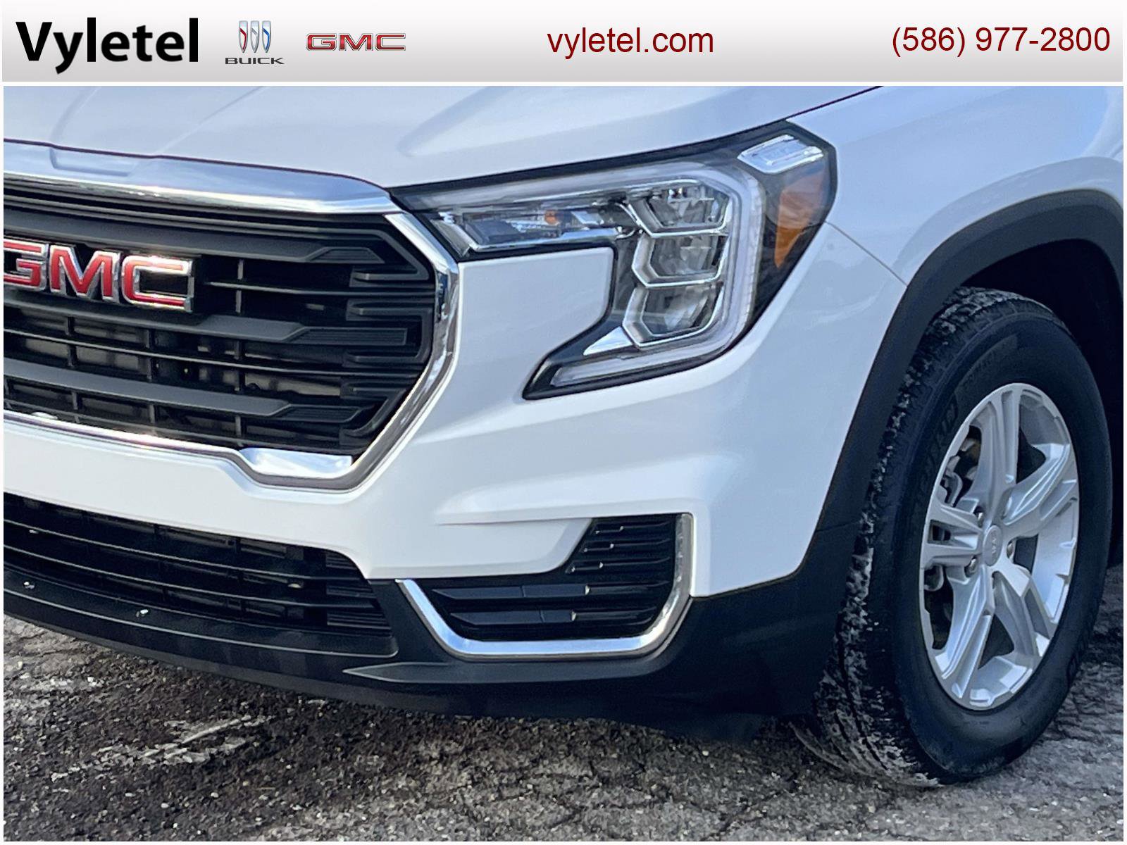 Used 2023 GMC Terrain SLE w/ Driver Convenience Package image 6