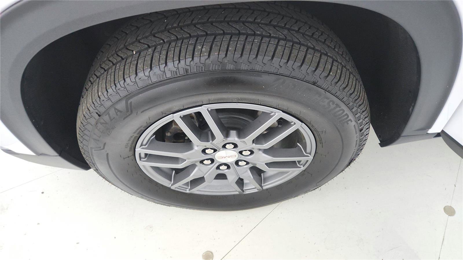 New 2025 GMC Acadia Elevation image 30