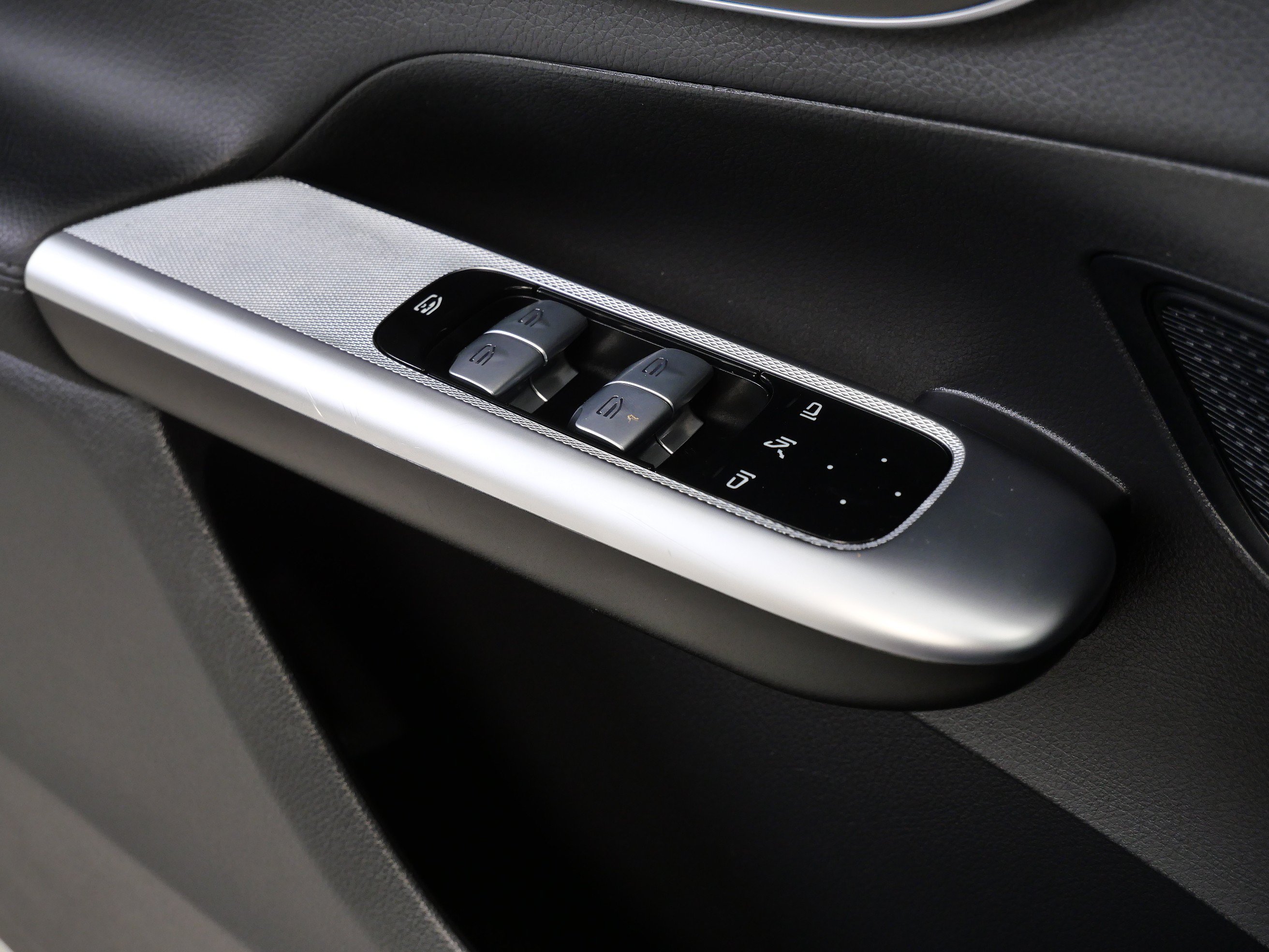 Certified 2023 Mercedes-Benz GLC 300 4MATIC image 32