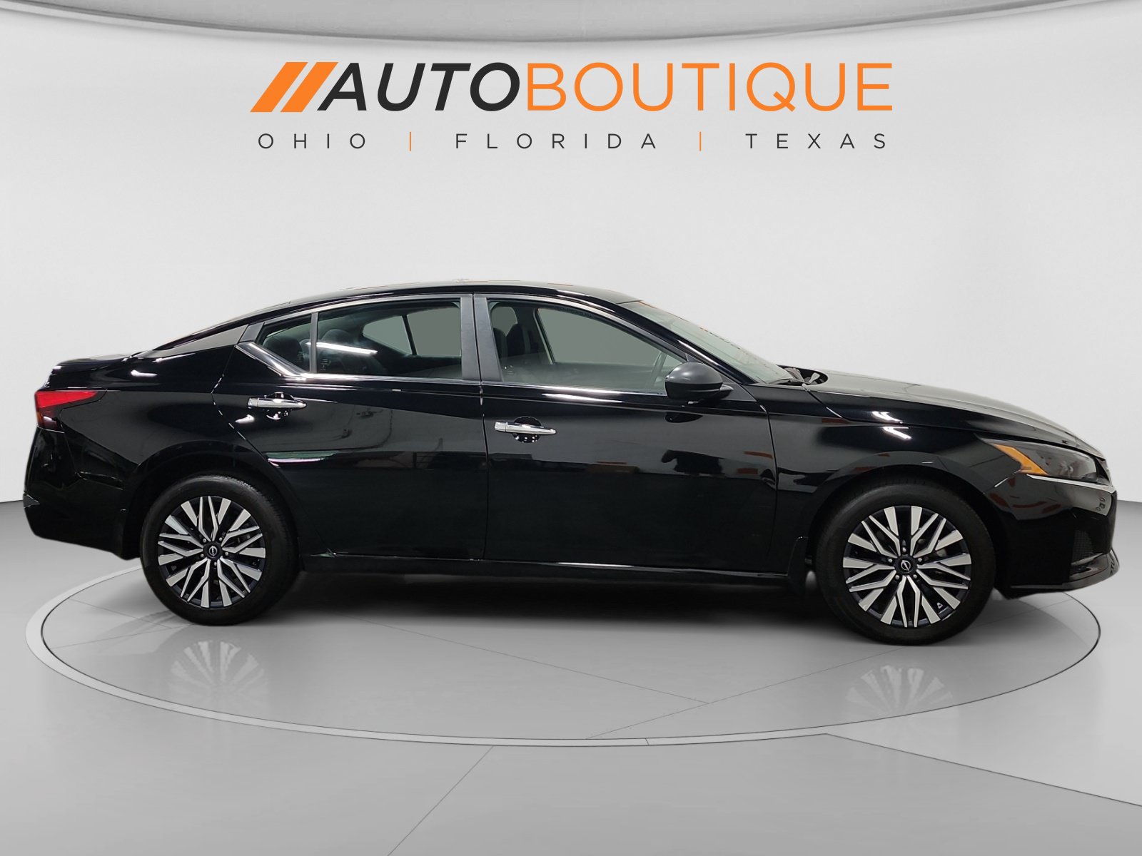Used 2024 Nissan Altima 2.5 SV AWD/4WD image 6