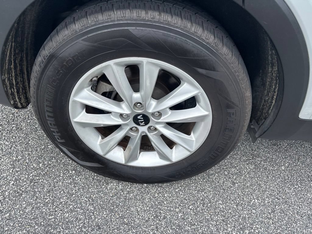 Used 2019 Kia Sorento L FWD image 10
