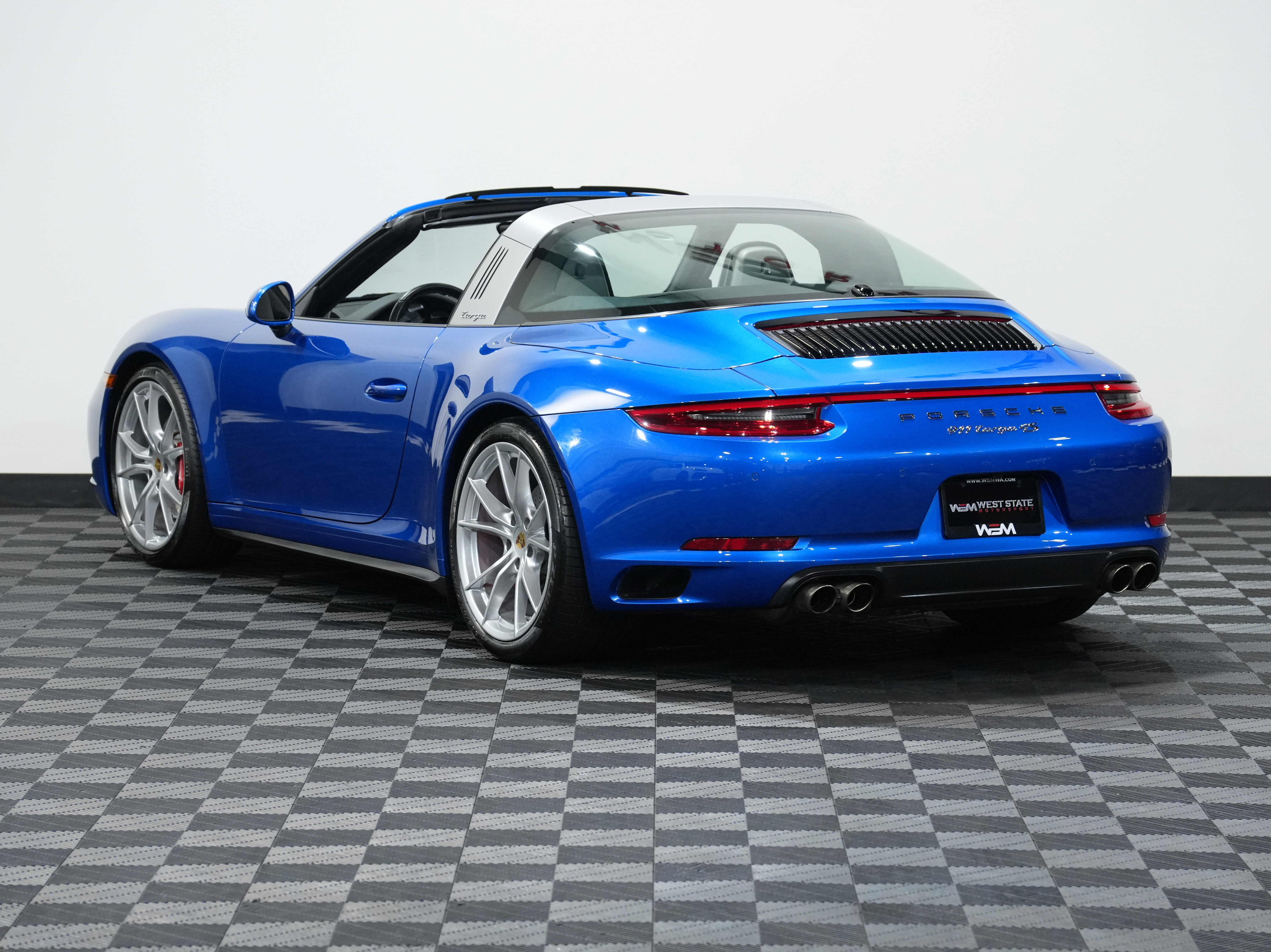 Used 2017 Porsche 911 Targa 4S image 8