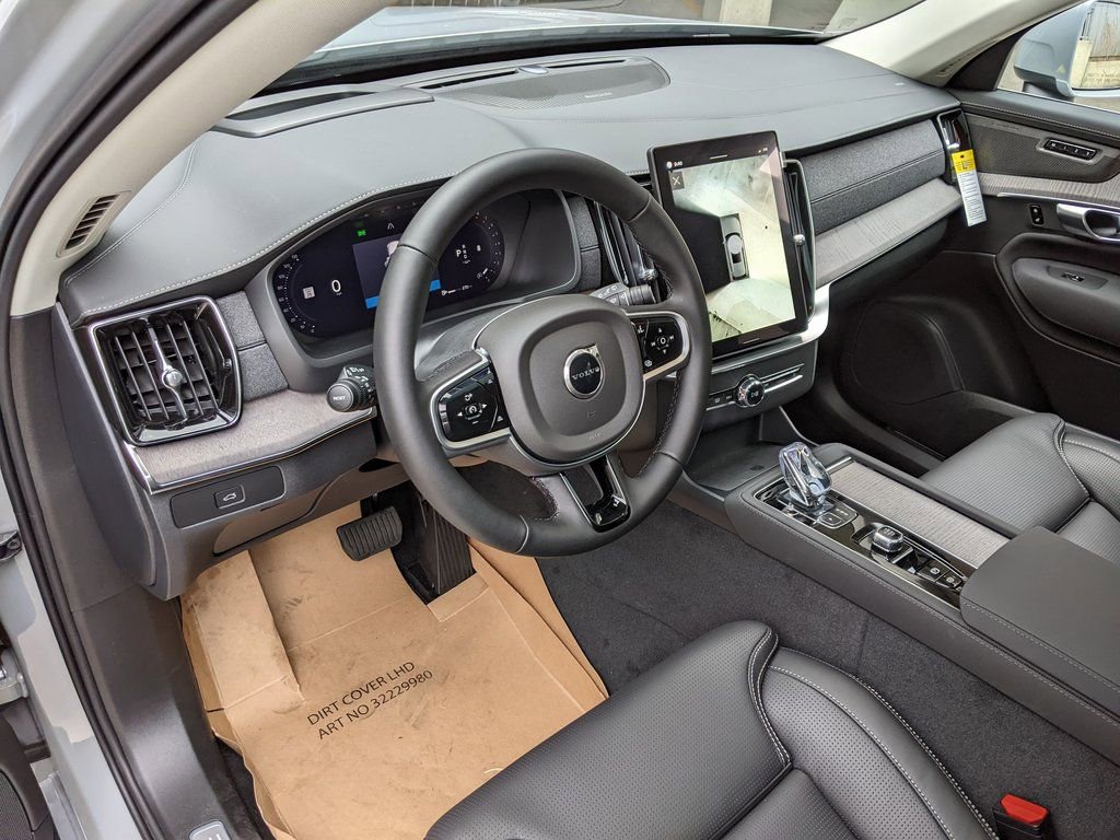 New 2026 Volvo XC90 B6 Plus w/ Protection Package Premier image 8