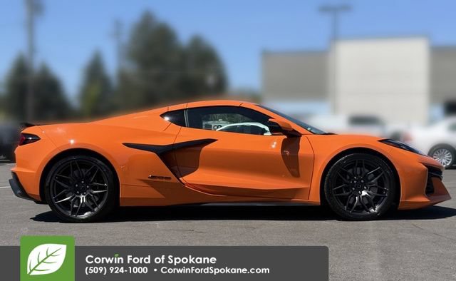 Used 2024 Chevrolet Corvette Z06 RWD image 10