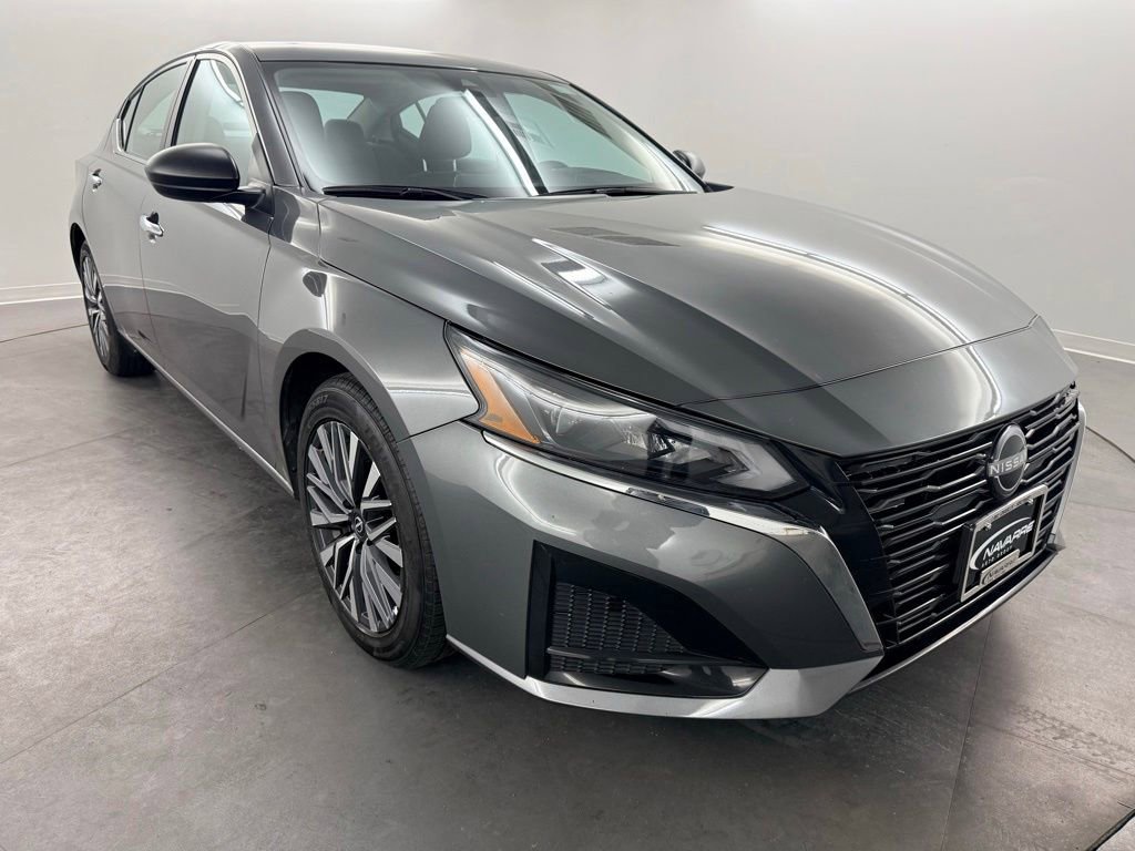 Used 2025 Nissan Altima 2.5 SV FWD video 1