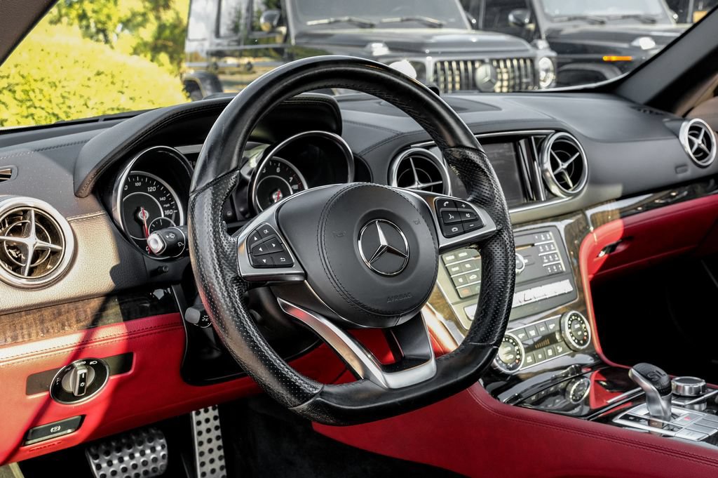 Used 2018 Mercedes-Benz SL 550 image 13